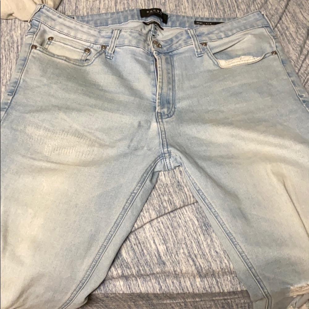 Ripped Jeans